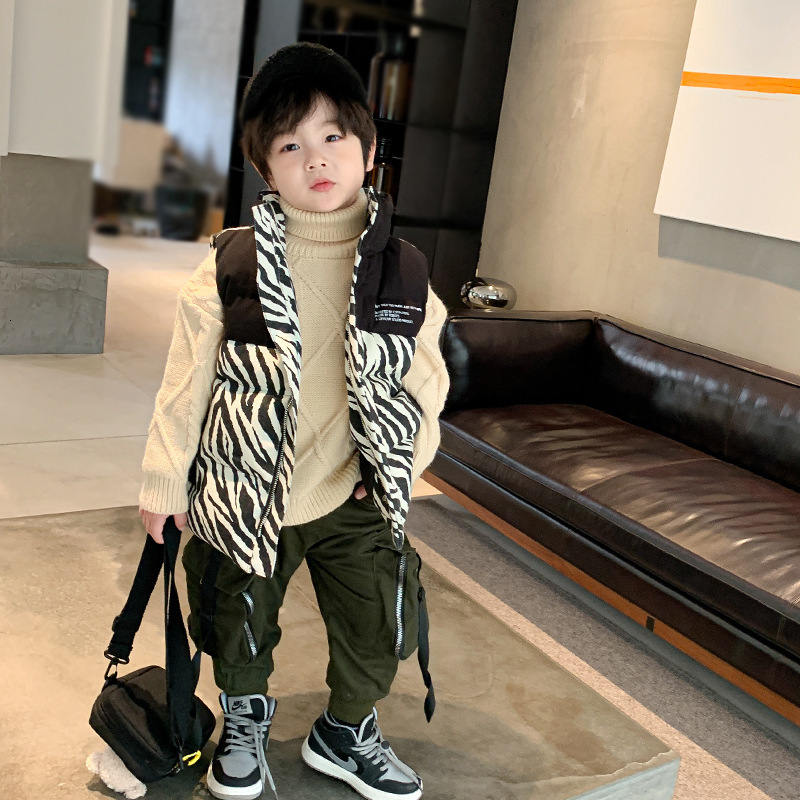 Waistcoat Boys' cotton vest winter wear Korean children's autumn and fashion loose waistcoat 11 221125, Black
Waistcoat Boys' cotton vest winter wear Korean children's autumn and fashion loose waistcoat 11 221125, Black