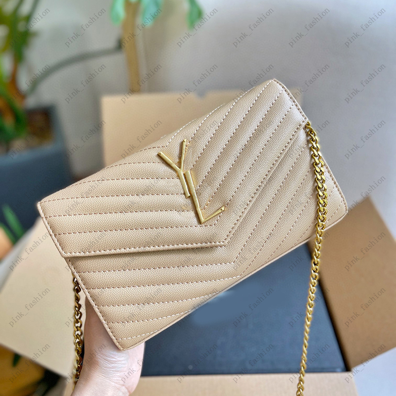 Luxury Bag Designer Smooth Leather Fashion Classic Wallet Square Womens Men Travel Handbags Brand Metal Sign Shoulder Clutch Bags 281, Y1
Luxury Bag Designer Smooth Leather Fashion Classic Wallet Square Womens Men Travel Handbags Brand Metal Sign Shoulder Clutch Bags 281, Y1