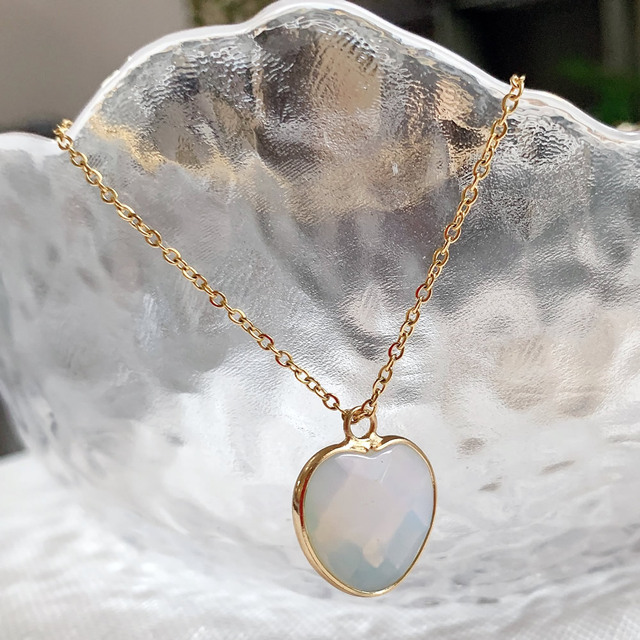 Heart Pendant Necklace for Women Love Sweet Heart Charm Natural Quartz Stone Turquoise Opal Pink Crystal Pendulum Necklaces