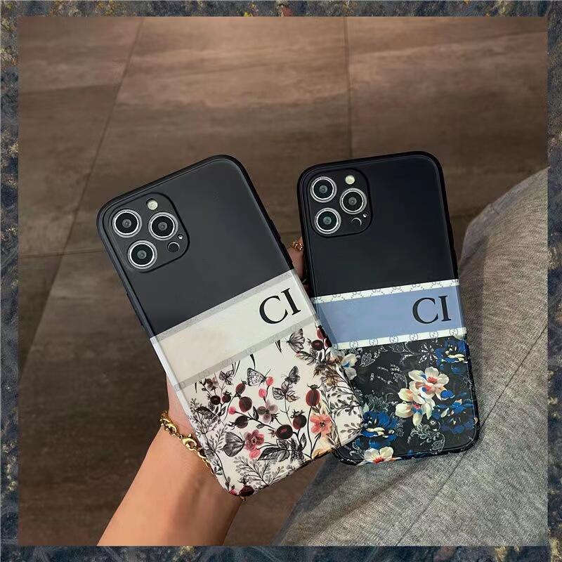 2022 Fashion Brand Cell Phone Cases Luxury Designer Accessory Alphabet Flower Design Cover Shell For IPhone 14 Pro Max 13P 12 11 XR, Blue
2022 Fashion Brand Cell Phone Cases Luxury Designer Accessory Alphabet Flower Design Cover Shell For IPhone 14 Pro Max 13P 12 11 XR, Blue