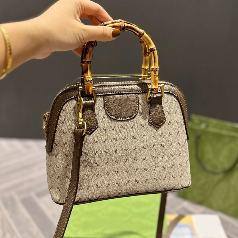 Shell bag Bamboo handle Handbags Totes Shopping Bag Handbag Purse Women Cross body Shoulder Travel pouch Removable straps, Box
Shell bag Bamboo handle Handbags Totes Shopping Bag Handbag Purse Women Cross body Shoulder Travel pouch Removable straps, Box