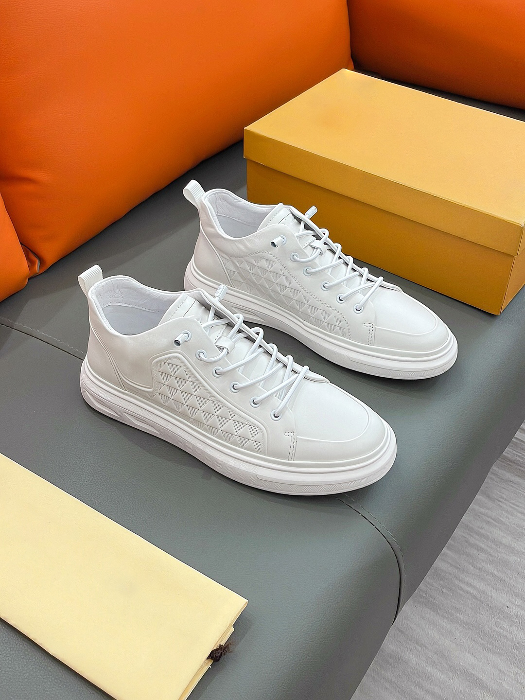2022 Designer Clogs Logo Oversized Casual Shoes Leather Luxury Velvet Suede clogs sneakers GAI White Black UNC 2022 mens women flat Panda Grey
2022 Designer Clogs Logo Oversized Casual Shoes Leather Luxury Velvet Suede clogs sneakers GAI White Black UNC 2022 mens women flat Panda Grey