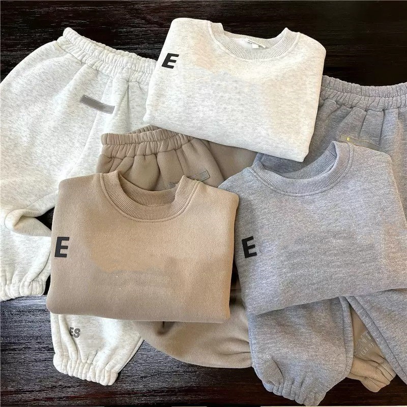 Kids Sets Children Clothes spring Autumn winter Boys Girsls Clothing Cotton Long Sleeve Tracksuit Baby T-Shirt Pants 2 Pcs/Suit
Kids Sets Children Clothes spring Autumn winter Boys Girsls Clothing Cotton Long Sleeve Tracksuit Baby T-Shirt Pants 2 Pcs/Suit
