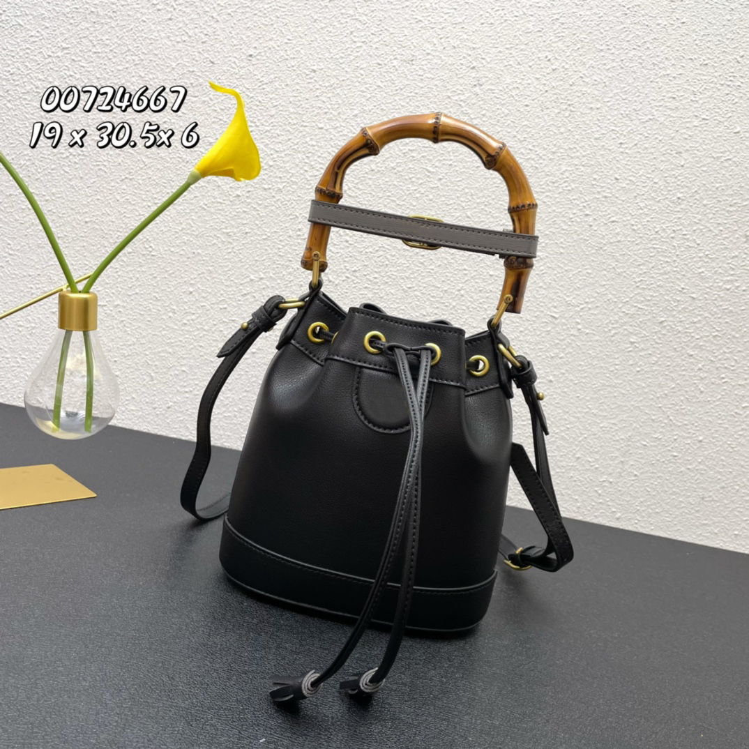 7A Designer Bamboo Bag Genuine Leather Women Drawstring Bucket Handbag Adjustable Strap, White
7A Designer Bamboo Bag Genuine Leather Women Drawstring Bucket Handbag Adjustable Strap, White