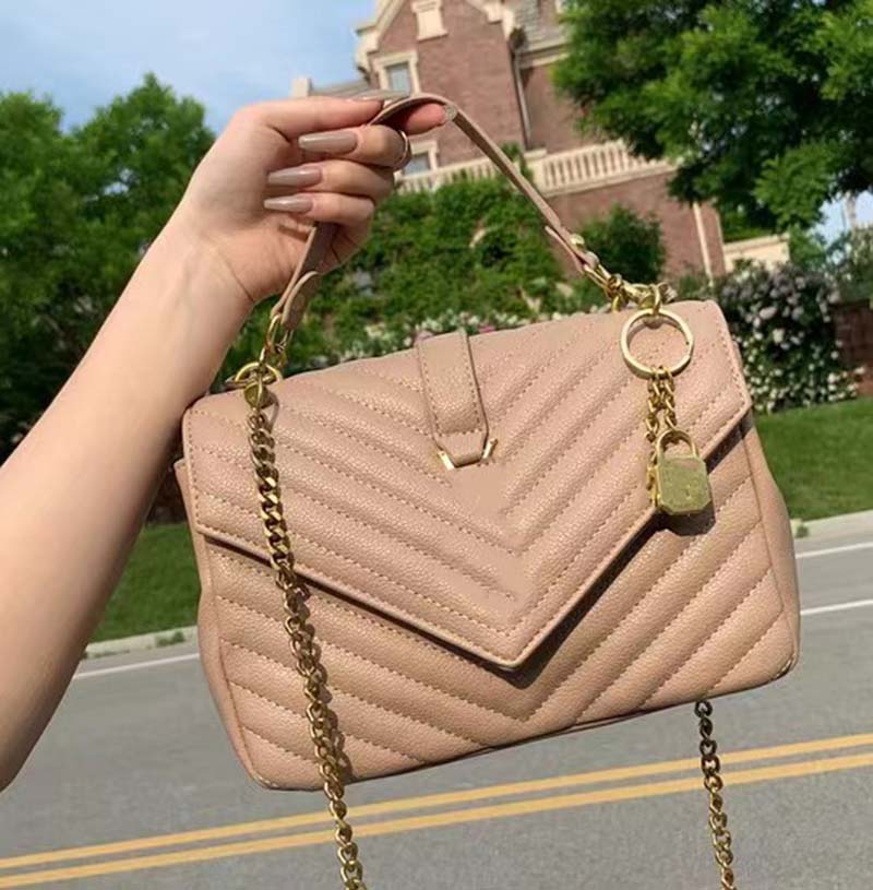 New classic handbag Fashion one shoulder messenger bag can be matched with, Brown
New classic handbag Fashion one shoulder messenger bag can be matched with, Brown