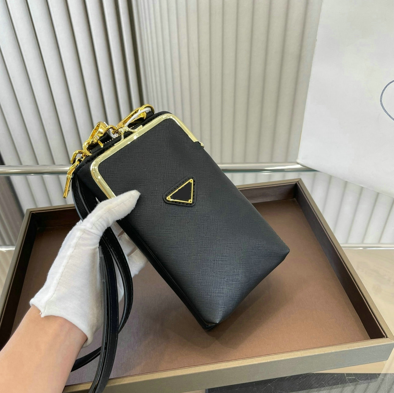 designer bag the tote handbags luxury lady wallets mobile phone bag for men notecase purses woman handbag, Box single shot can not be sent
designer bag the tote handbags luxury lady wallets mobile phone bag for men notecase purses woman handbag, Box single shot can not be sent