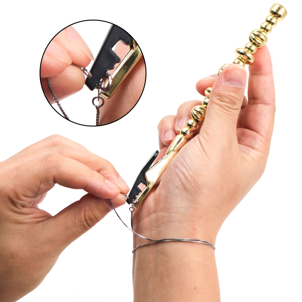 Bracelet Fastener Helper Magic Clip Helper Closely Unfasten Buttons Parts Helping Hand Watch HolderClasp Fastener Tools
Bracelet Fastener Helper Magic Clip Helper Closely Unfasten Buttons Parts Helping Hand Watch HolderClasp Fastener Tools