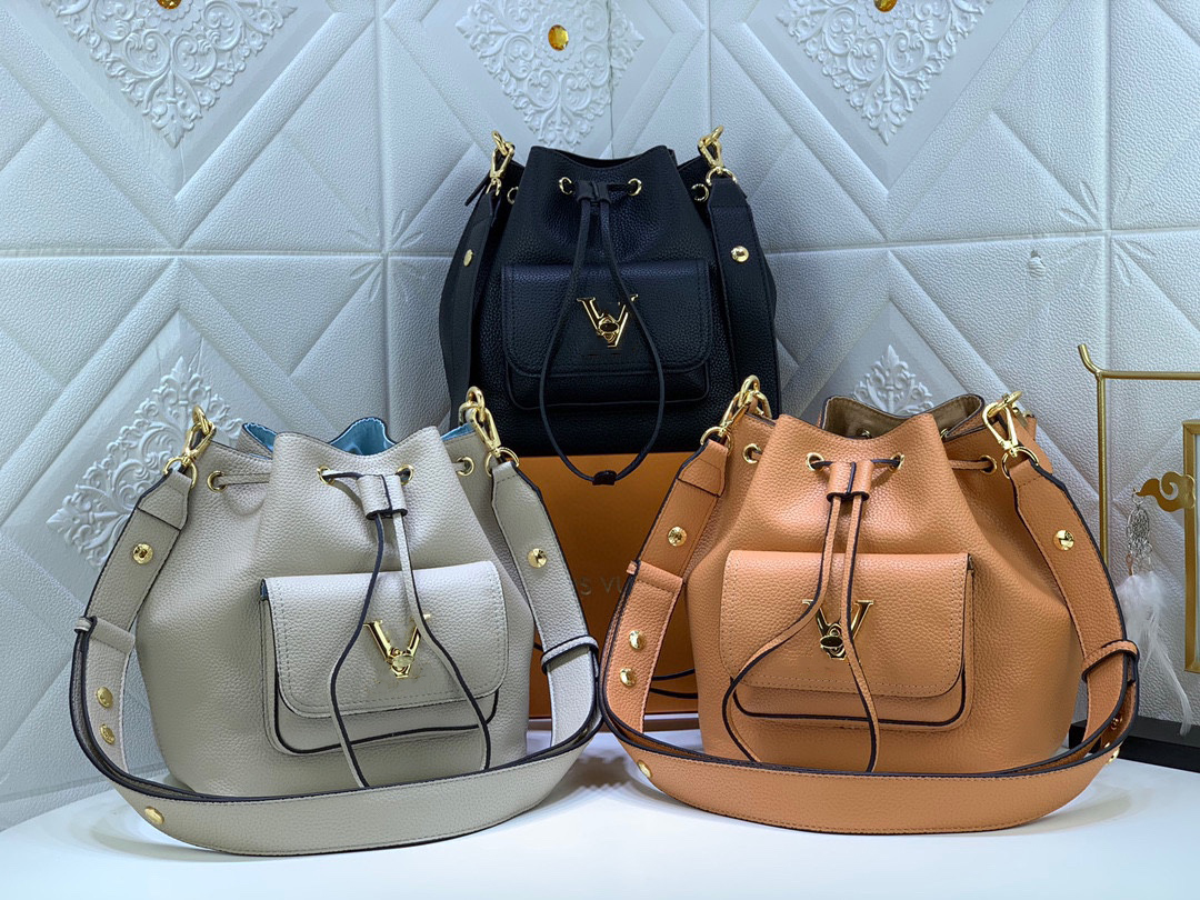 HH LockMe Bucket Handle Bag Grained Leather 2022ss Collection Womens Luxurys Designers Cross body Bags Handbags Purses Crossbody 23cm M57687 M57688 M57689, #3
HH LockMe Bucket Handle Bag Grained Leather 2022ss Collection Womens Luxurys Designers Cross body Bags Handbags Purses Crossbody 23cm M57687 M57688 M57689, #3