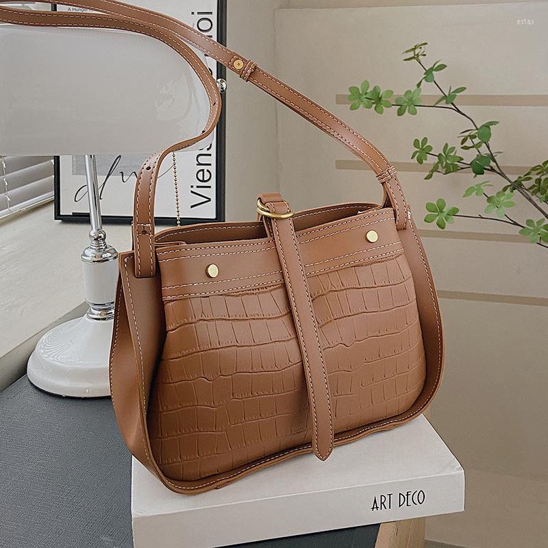 Evening Bags For Women 2022 Luxury Handbags Bolso Fashion Retro Handbag Female Shoulder Bag Messenger Stone Grain Tote, Black
Evening Bags For Women 2022 Luxury Handbags Bolso Fashion Retro Handbag Female Shoulder Bag Messenger Stone Grain Tote, Black