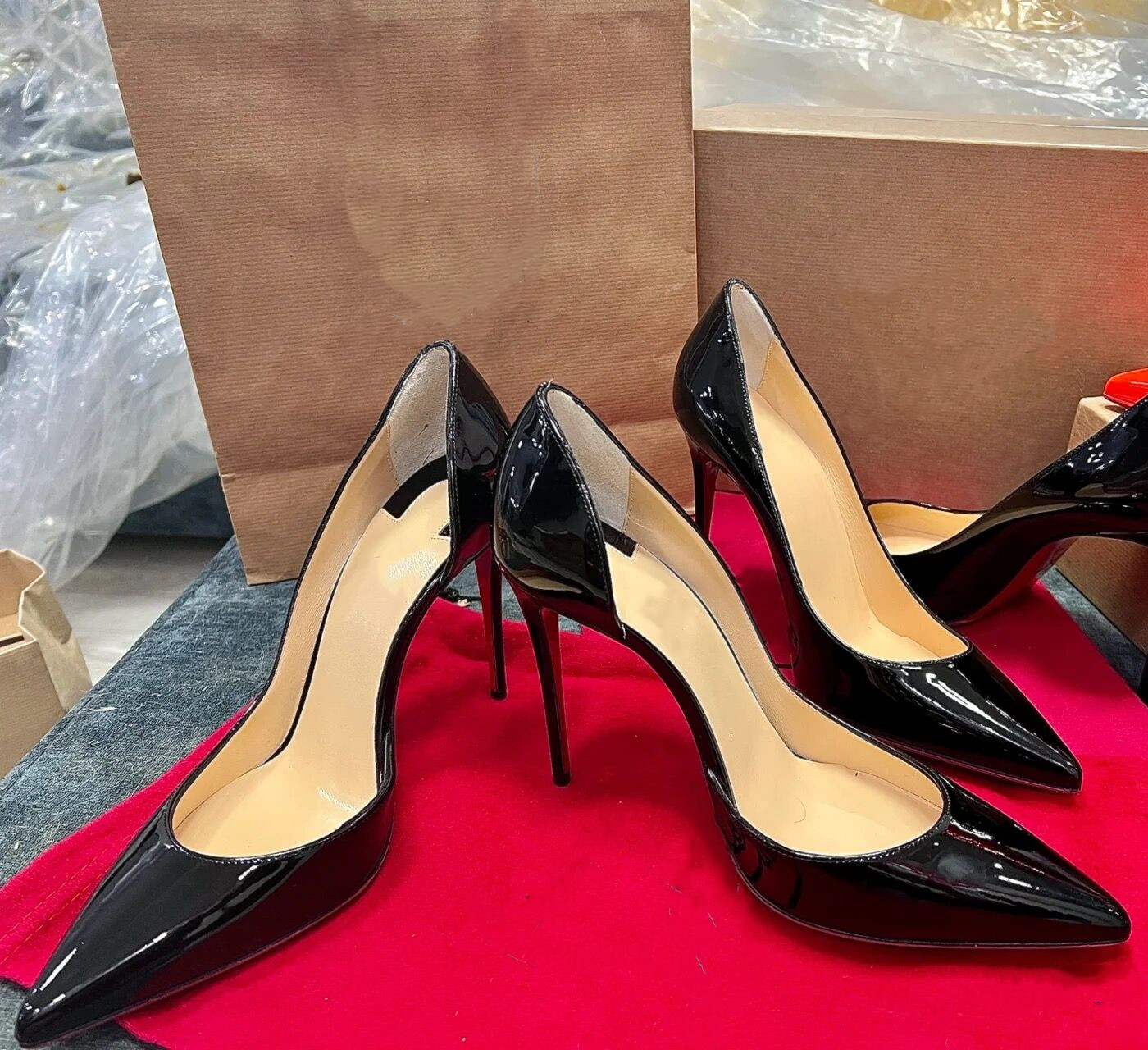 Red Brand High Heel Shoes Designer Women Pointed Shoes Nude Black Patent Leather 8cm 10cm 12cm Thin Heels Shallow Women's Pumps with Dust Bag 34-44, Black red
Red Brand High Heel Shoes Designer Women Pointed Shoes Nude Black Patent Leather 8cm 10cm 12cm Thin Heels Shallow Women's Pumps with Dust Bag 34-44, Black red
