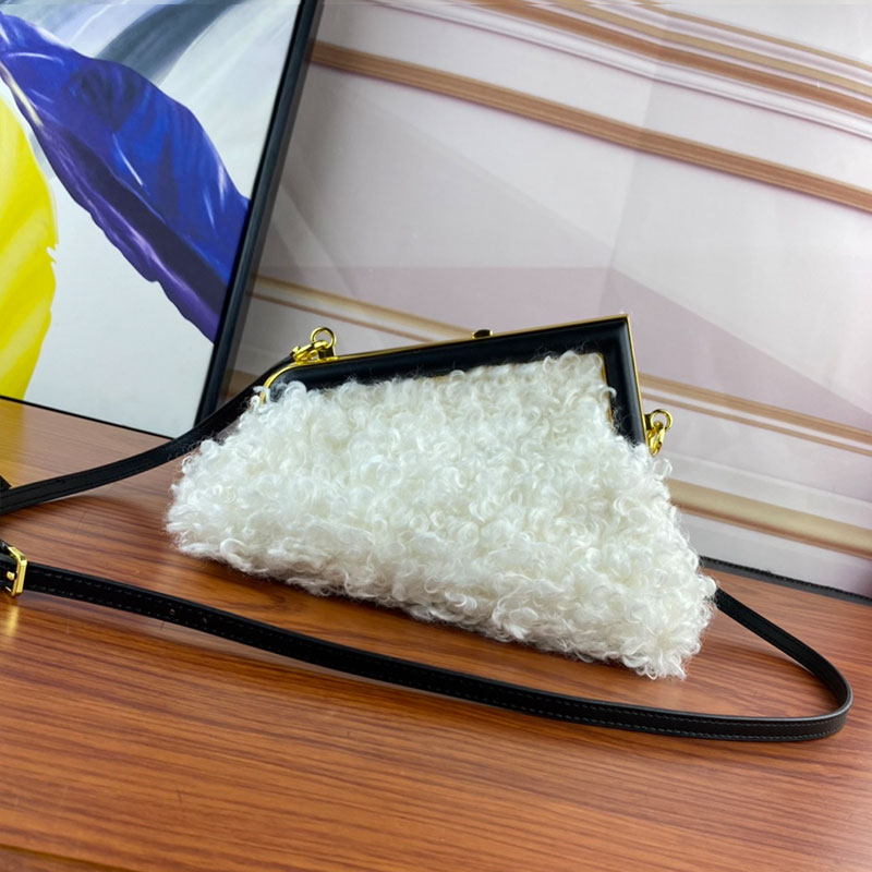 Small White Wool Bag Women Clutch Handbags Dinner Clip Bags Fashion Crossbody Handbags Removabl Shoulder Strap Quality Wallet
Small White Wool Bag Women Clutch Handbags Dinner Clip Bags Fashion Crossbody Handbags Removabl Shoulder Strap Quality Wallet