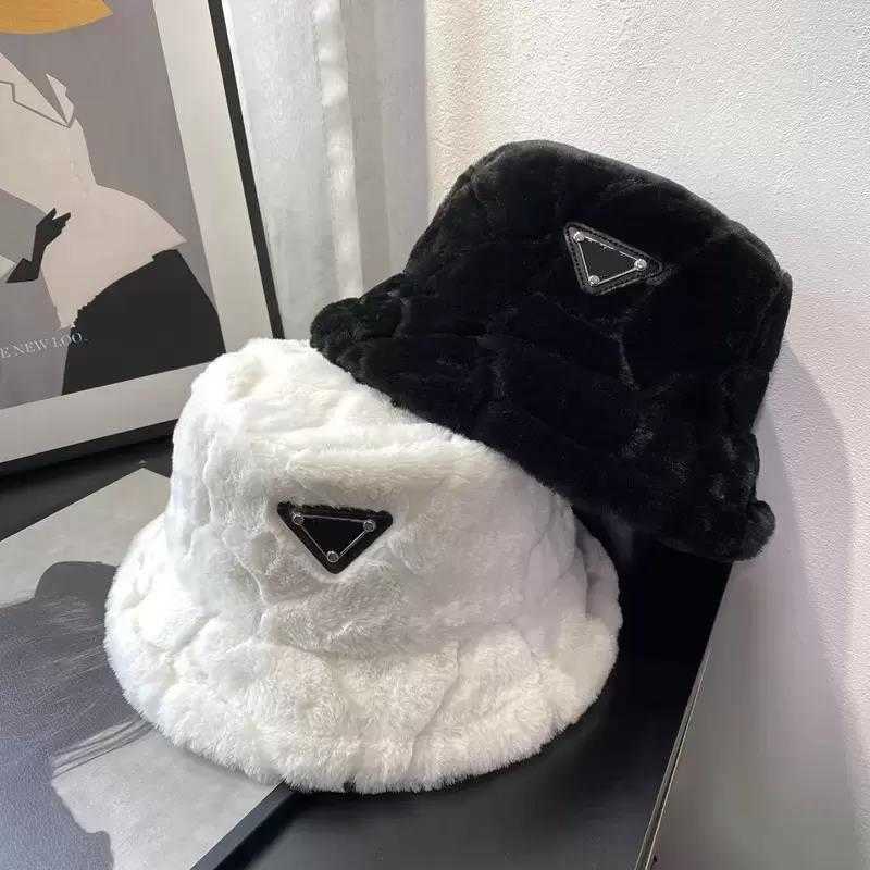 Hats Scarves Gloves Sets Women Designer Winter Beanie Men Skull Caps Hat Cap Ski Hats Snapback Mask Mens Cotton Unisex Cashmere patchwork Letters Luxury Outdoor
Hats Scarves Gloves Sets Women Designer Winter Beanie Men Skull Caps Hat Cap Ski Hats Snapback Mask Mens Cotton Unisex Cashmere patchwork Letters Luxury Outdoor
