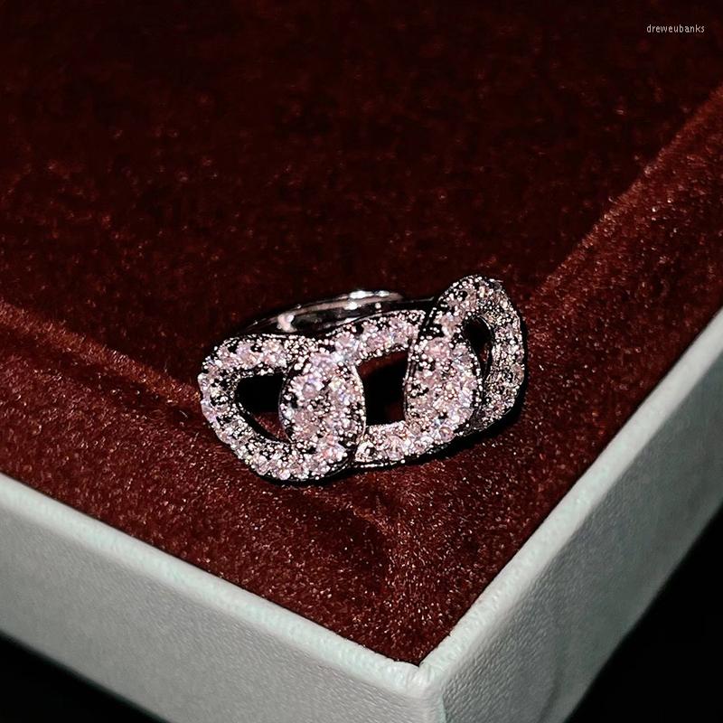 Wedding Rings Luxury Unique Design Ring Inlay Dazzling Small Zircon Delicate Hollow Adjustable Jewelry For Women Engagemenet Gift
Wedding Rings Luxury Unique Design Ring Inlay Dazzling Small Zircon Delicate Hollow Adjustable Jewelry For Women Engagemenet Gift
