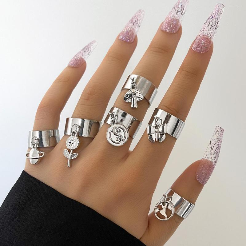 Wedding Rings Personality Smooth Silver Color Knuckle Finger For Women Fashion Creative Tai Chi Mushroom Butterfly Pendant Opening Ring
Wedding Rings Personality Smooth Silver Color Knuckle Finger For Women Fashion Creative Tai Chi Mushroom Butterfly Pendant Opening Ring
