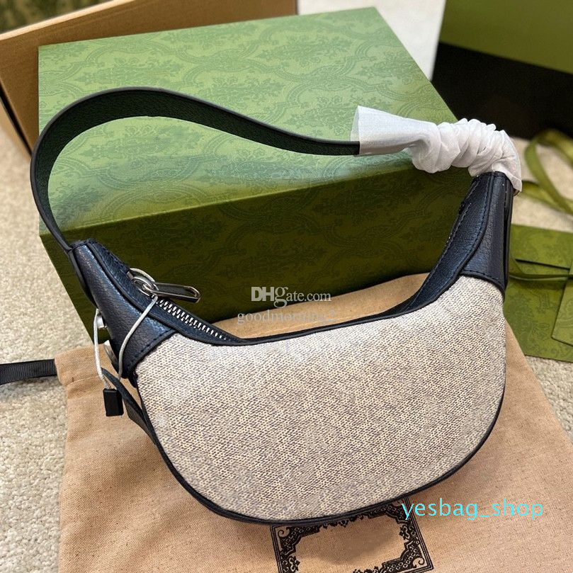 Fashion ladies shoulder bag underarm bags woman small internal key chain adjustable shoulders strap 3A top fashion coin purse handbag 4 color
Fashion ladies shoulder bag underarm bags woman small internal key chain adjustable shoulders strap 3A top fashion coin purse handbag 4 color