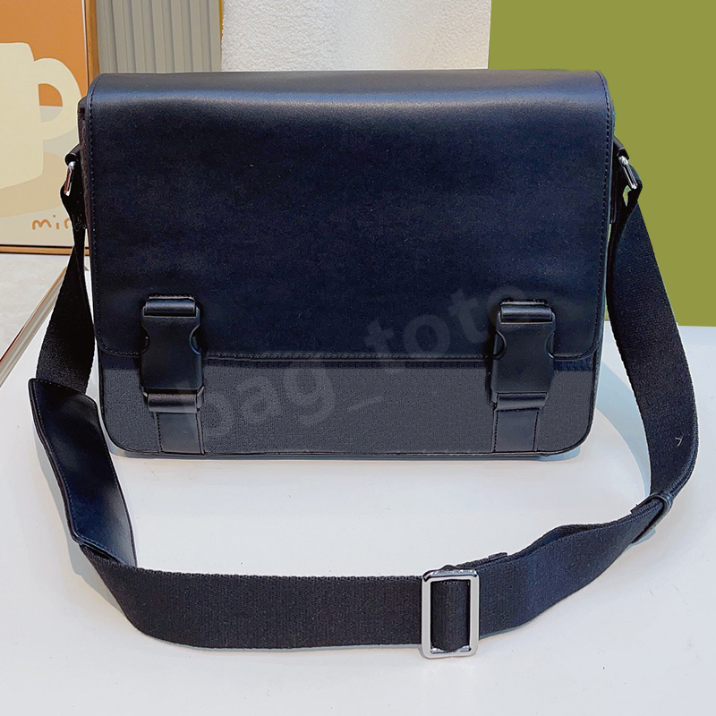Men Fashion Messenger Bag Classic Style Black Shoulder Bags Lady Luxury Cross Body Temperament Handbag Shopping Wallet Card Holder 2 Colors
Men Fashion Messenger Bag Classic Style Black Shoulder Bags Lady Luxury Cross Body Temperament Handbag Shopping Wallet Card Holder 2 Colors