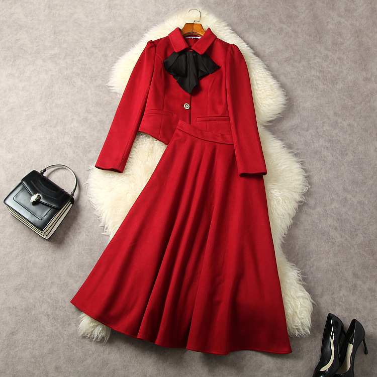 Two Piece Dress European and American women's wear for winter 2022 Red coat with long sleeve lapel bow Pleated skirt Fashion suit
Two Piece Dress European and American women's wear for winter 2022 Red coat with long sleeve lapel bow Pleated skirt Fashion suit