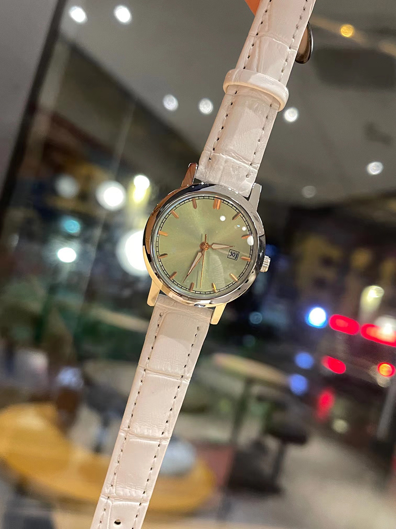 Luxury lady's watch Imported quartz movement Diameter 32mm Imported calfskin strap, Color 5
Luxury lady's watch Imported quartz movement Diameter 32mm Imported calfskin strap, Color 5