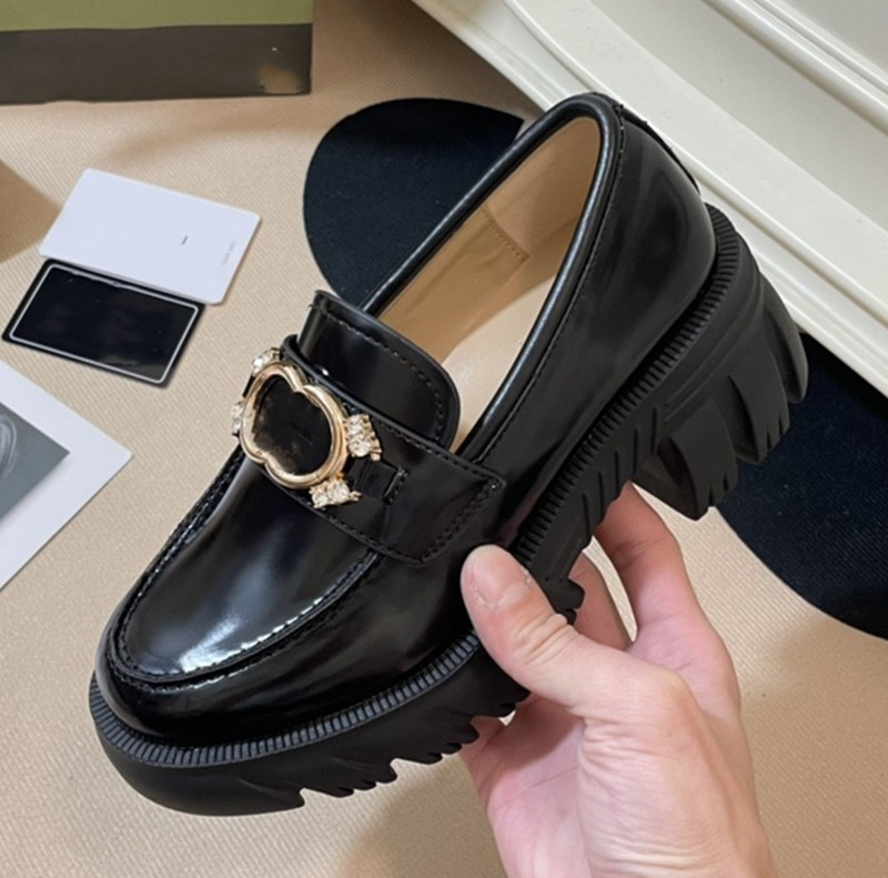 Rhinestone buckle loafer High Quality Women Shoes Patent Black Loafers Rubber Platform Sneaker Sandal Shiny Leather Slipper Thick Bottom Shoe Chunky Round Head, Fill postage
Rhinestone buckle loafer High Quality Women Shoes Patent Black Loafers Rubber Platform Sneaker Sandal Shiny Leather Slipper Thick Bottom Shoe Chunky Round Head, Fill postage