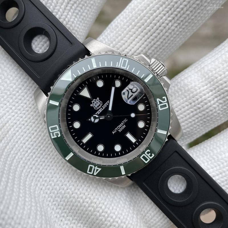 Wristwatches Steeldive SD1953 Luxury Water Ghost Men's Diving Watch Black Dial Sapphire Glass Luminous NH35 Mechanical, Green bzl black dial
Wristwatches Steeldive SD1953 Luxury Water Ghost Men's Diving Watch Black Dial Sapphire Glass Luminous NH35 Mechanical, Green bzl black dial