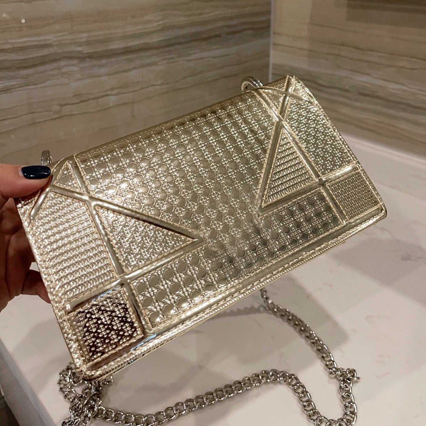 Designers Bags Flap bag Beautiful 2023 Luxurys Gold Silver Totes Shoulder Handbag Artwork Messenger Women Fashion Handbags Cross body Cl, No bags
Designers Bags Flap bag Beautiful 2023 Luxurys Gold Silver Totes Shoulder Handbag Artwork Messenger Women Fashion Handbags Cross body Cl, No bags