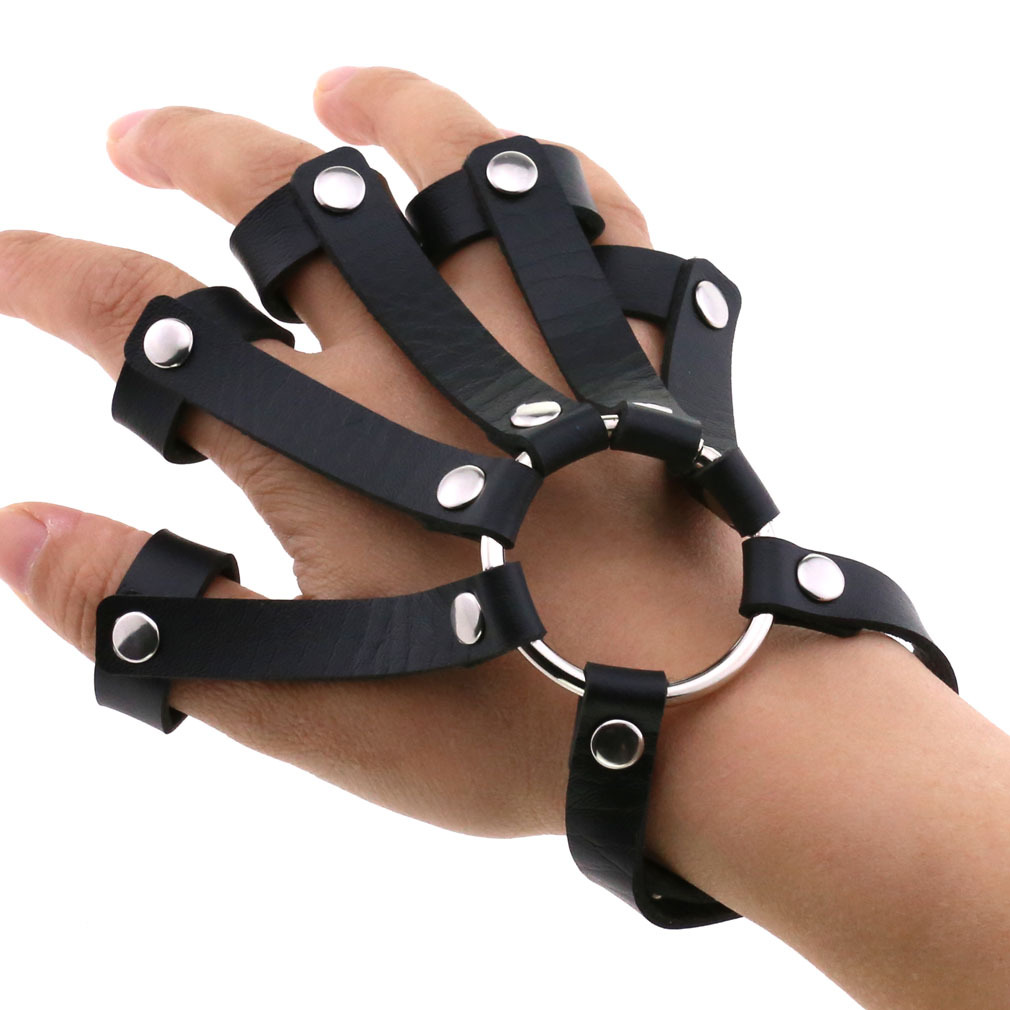 Costume Accessories Personalized Leather Ring Bracelet Integrated Hand Band Cuff Bracelet Gloves, Red
Costume Accessories Personalized Leather Ring Bracelet Integrated Hand Band Cuff Bracelet Gloves, Red
