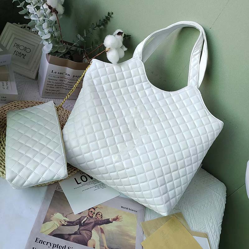 Women's new designer large capacity handbag Classic one shoulder messenger bag Suitable for daily shopping, White
Women's new designer large capacity handbag Classic one shoulder messenger bag Suitable for daily shopping, White