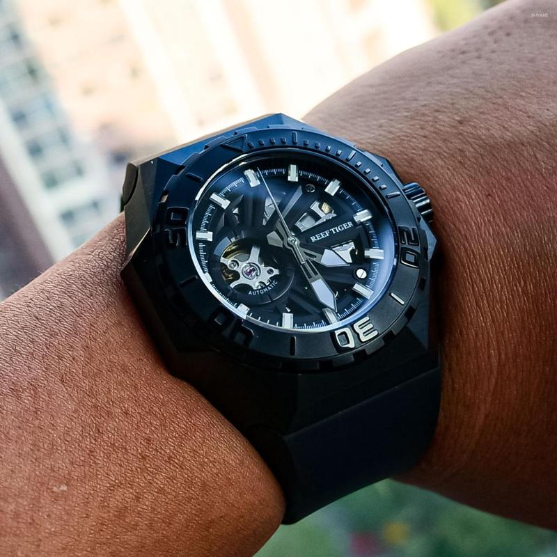 Wristwatches Reef Tiger/RT Men Sports Watches Dive All Black Skeleton For Automatic Mechanical Rubber Watch Accessories RGA6903-S, Rga6903-s-ybbr
Wristwatches Reef Tiger/RT Men Sports Watches Dive All Black Skeleton For Automatic Mechanical Rubber Watch Accessories RGA6903-S, Rga6903-s-ybbr