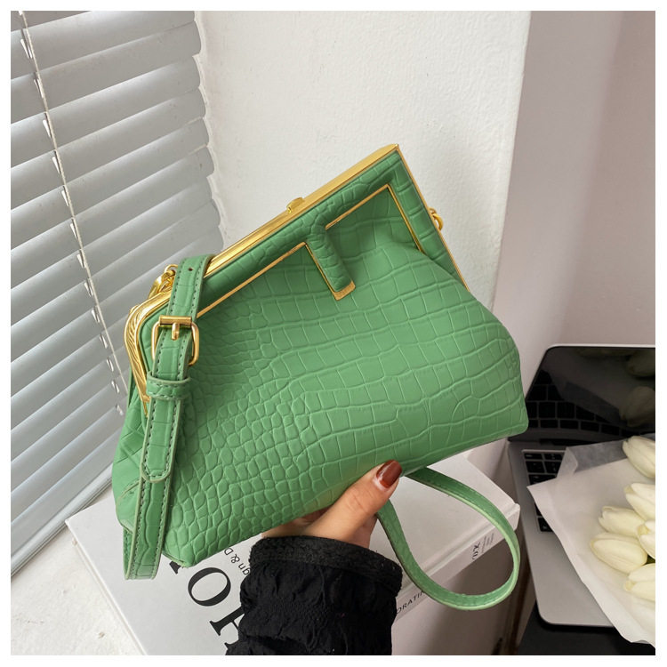 French small design new crocodile pattern Evening bag fashion matching single shoulder clip bags diagonal dinner clutch Handbag, Black
French small design new crocodile pattern Evening bag fashion matching single shoulder clip bags diagonal dinner clutch Handbag, Black
