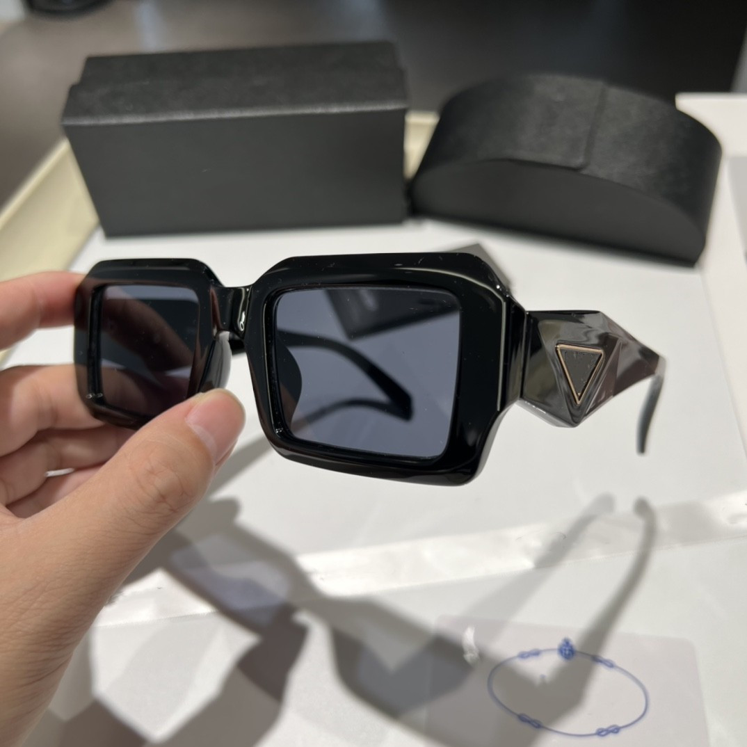 Woman Sunglass Fashion Couple Designer Sunglasses For Women Mens Luxurys Designers Sun Glasses Drive Summer Polarize Sunglasse Eyewear8899
Woman Sunglass Fashion Couple Designer Sunglasses For Women Mens Luxurys Designers Sun Glasses Drive Summer Polarize Sunglasse Eyewear8899