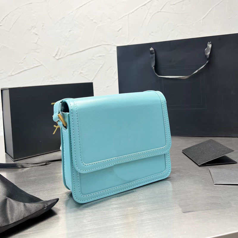 Y vintage woven designer cross body handbag Purses women Flip Tofu box designer tote handbag Underarm Bag Shopping purse 221128, Black 2--23*14cm
Y vintage woven designer cross body handbag Purses women Flip Tofu box designer tote handbag Underarm Bag Shopping purse 221128, Black 2--23*14cm