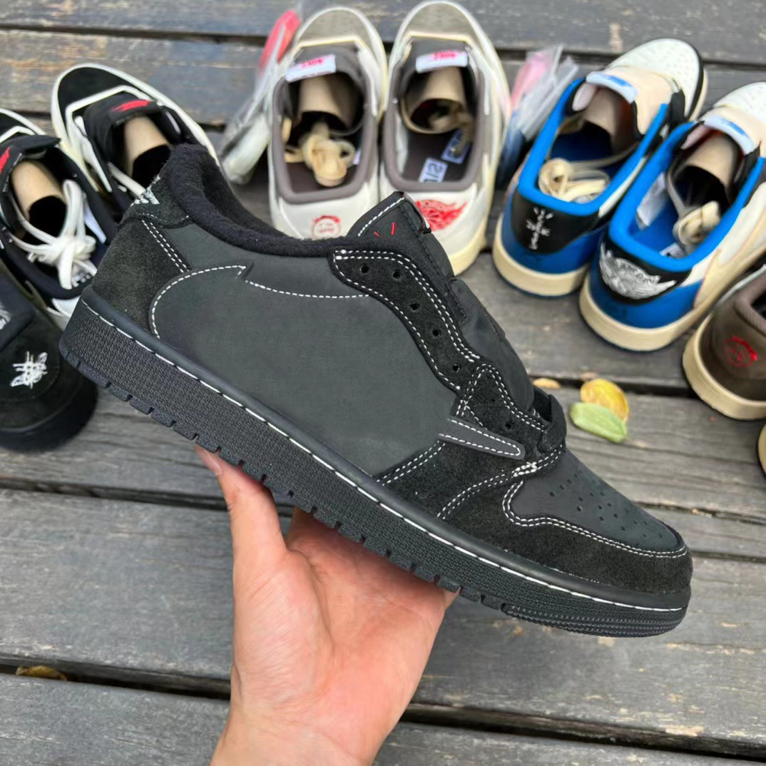 Basketball Shoes Travis Scotts x Air Low Retro OG 1 1s DM7866-001 all Black Phantom Sports Sneakers trainers Women Men
Basketball Shoes Travis Scotts x Air Low Retro OG 1 1s DM7866-001 all Black Phantom Sports Sneakers trainers Women Men
