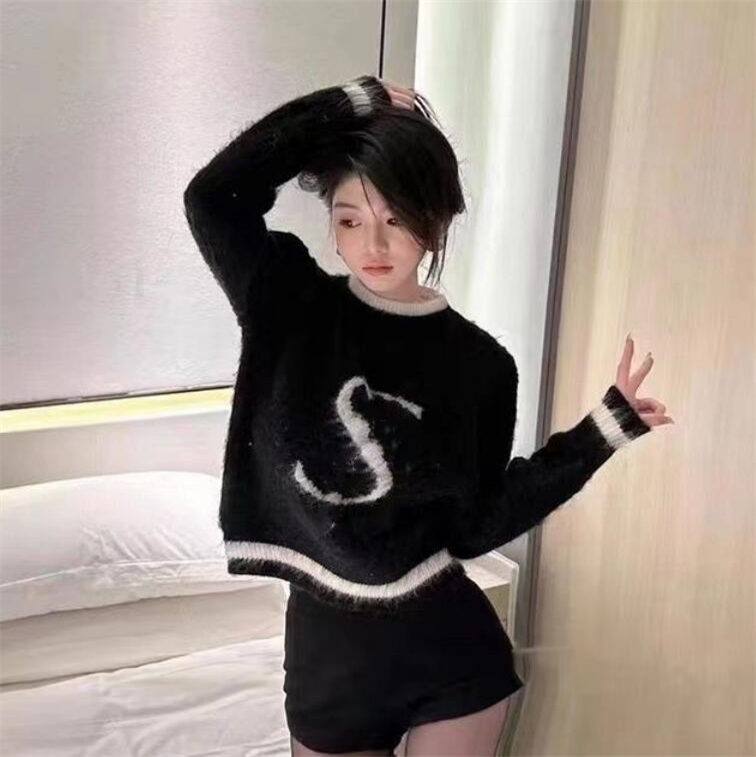 new Women's Sweaters Fashion Round neck Long Sleeve Knitwear Women designer Sweaters, White
new Women's Sweaters Fashion Round neck Long Sleeve Knitwear Women designer Sweaters, White