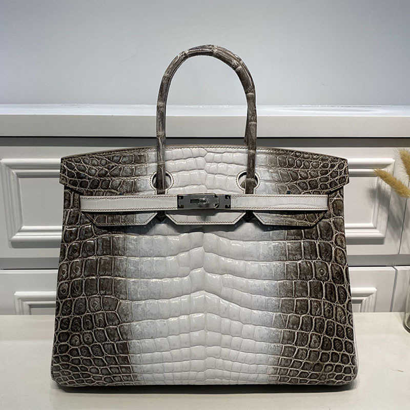 herme handbag birkins Gullock shiny crocodile leather bag high gloss arched pearl crocodile leather bk35 three pieces of leather pure hand sewn in Himalaya, Bright surface arch bead platinum bag 35
herme handbag birkins Gullock shiny crocodile leather bag high gloss arched pearl crocodile leather bk35 three pieces of leather pure hand sewn in Himalaya, Bright surface arch bead platinum bag 35