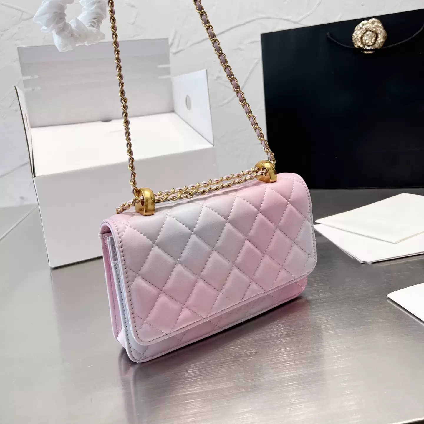 Luxury Designer Shoulder Bags Crossbody Bags Tote New Fashion Brand Texture Cowhide Metal Chain Hardware Adjusted Shoulders Oblique Cross Bag Factory Direct Sales, Pink
Luxury Designer Shoulder Bags Crossbody Bags Tote New Fashion Brand Texture Cowhide Metal Chain Hardware Adjusted Shoulders Oblique Cross Bag Factory Direct Sales, Pink