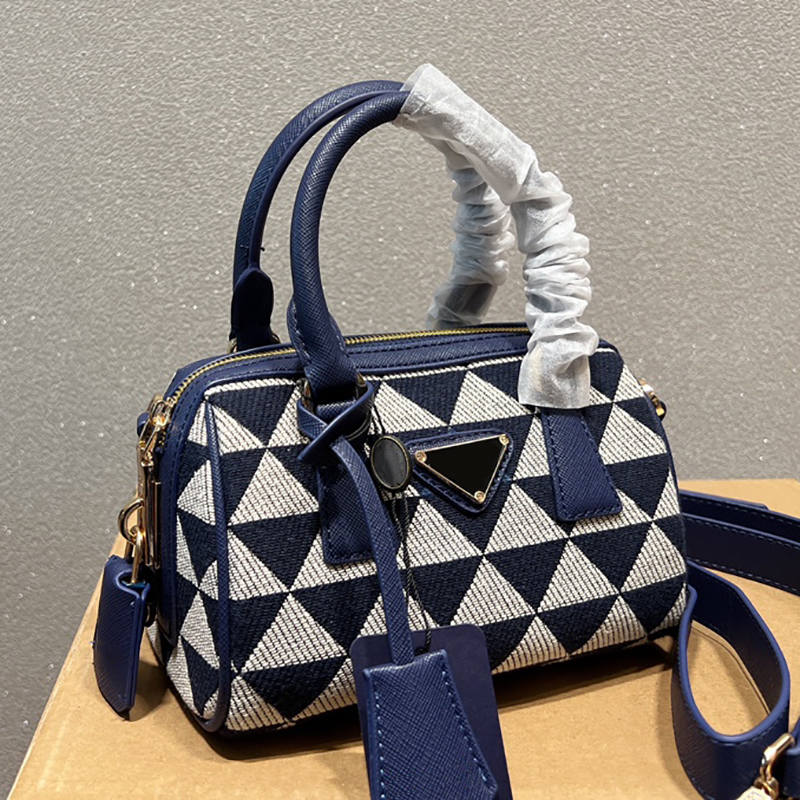 Pravda Prade Prads Luxury Designer Fashion bags womens cross body canvas shoulder lady chains purses Composite Chest Tote messenger hobo high quality 8KVS, Only box
Pravda Prade Prads Luxury Designer Fashion bags womens cross body canvas shoulder lady chains purses Composite Chest Tote messenger hobo high quality 8KVS, Only box