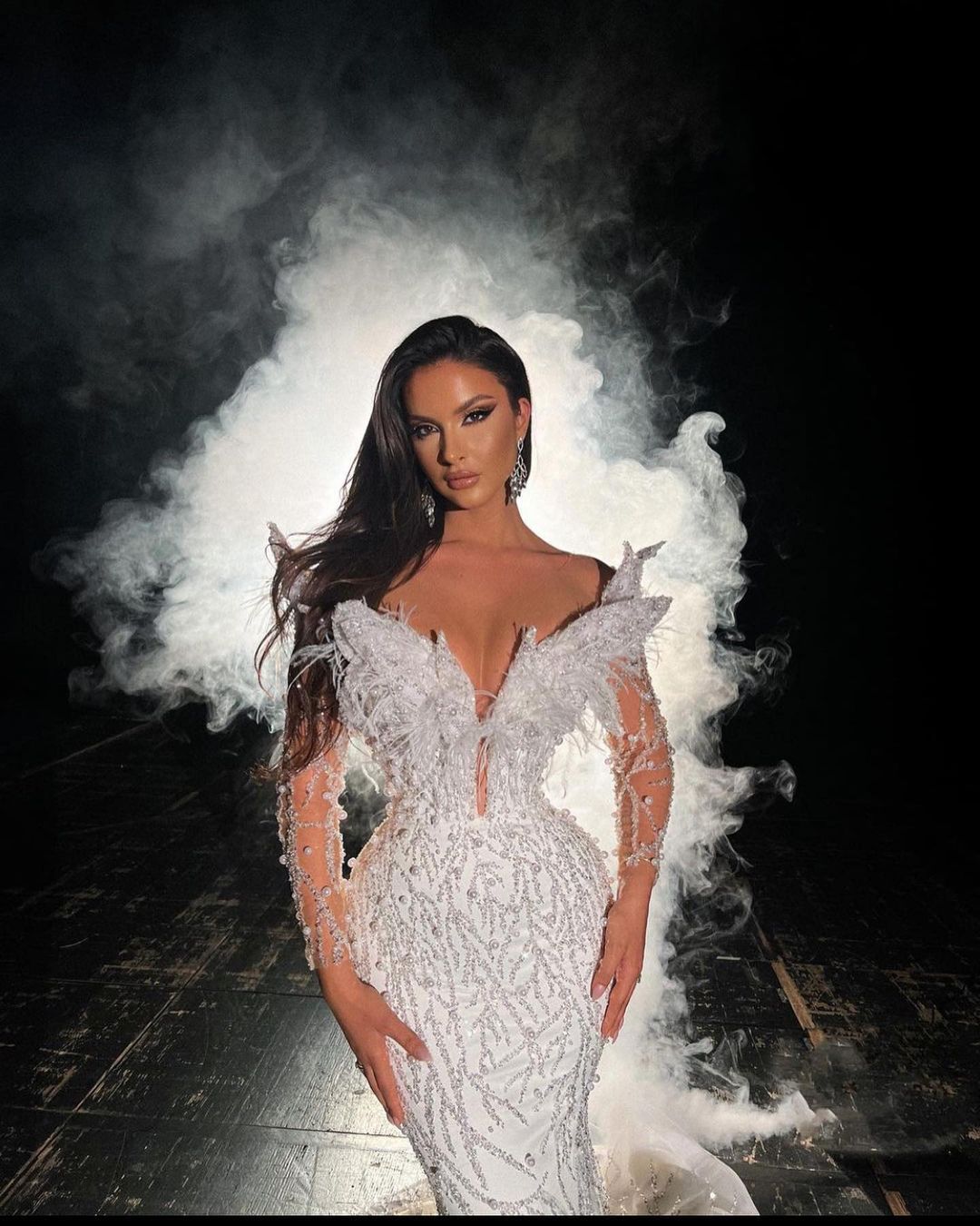 Glamorous Mermaid Wedding Dresses Transparent Bateau Shining Beaded Applicant Long Sleeves with Feather Court Gown Custom Made Plus Size Vestidos De N