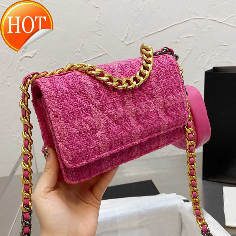 Women's Luxury Designer Shoulder Bags 2023 Fashion Twill Single Shoulders Crossbody Bag Portable Classic Vintage Cashmere Patterned Envelope Factory Direct Sales, White
Women's Luxury Designer Shoulder Bags 2023 Fashion Twill Single Shoulders Crossbody Bag Portable Classic Vintage Cashmere Patterned Envelope Factory Direct Sales, White