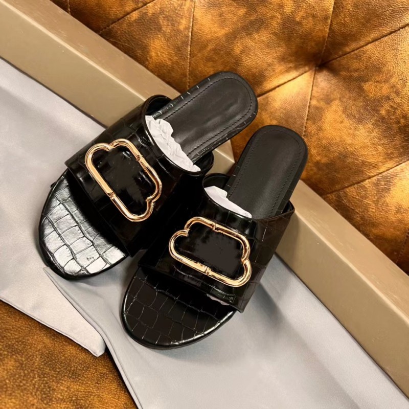 Women Slippers Flat Heel Slide Stone Pattern Patent Leather Sandals Non-slip Designer Beach Shoes Outdoor Metal Letter Flip Flops Black White Open Toe Platform Shoes
Women Slippers Flat Heel Slide Stone Pattern Patent Leather Sandals Non-slip Designer Beach Shoes Outdoor Metal Letter Flip Flops Black White Open Toe Platform Shoes