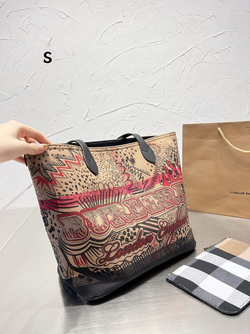 top quality Designer Bags Large Capacity Shopping Bag Tote Bags Handbag Crossbody Purse Shoulder Fashion Letter Plaid Tartan High Quality Bags
top quality Designer Bags Large Capacity Shopping Bag Tote Bags Handbag Crossbody Purse Shoulder Fashion Letter Plaid Tartan High Quality Bags
