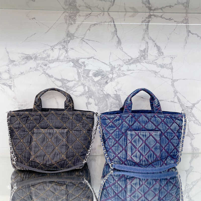 Women's Luxury Designe Handbags Shoulder Bags Tote 2023 New Embroidery Tote Bag Portable High Capacity Vintage Denim Diagonal Cross Bag Factory Direct Sales, Blue
Women's Luxury Designe Handbags Shoulder Bags Tote 2023 New Embroidery Tote Bag Portable High Capacity Vintage Denim Diagonal Cross Bag Factory Direct Sales, Blue