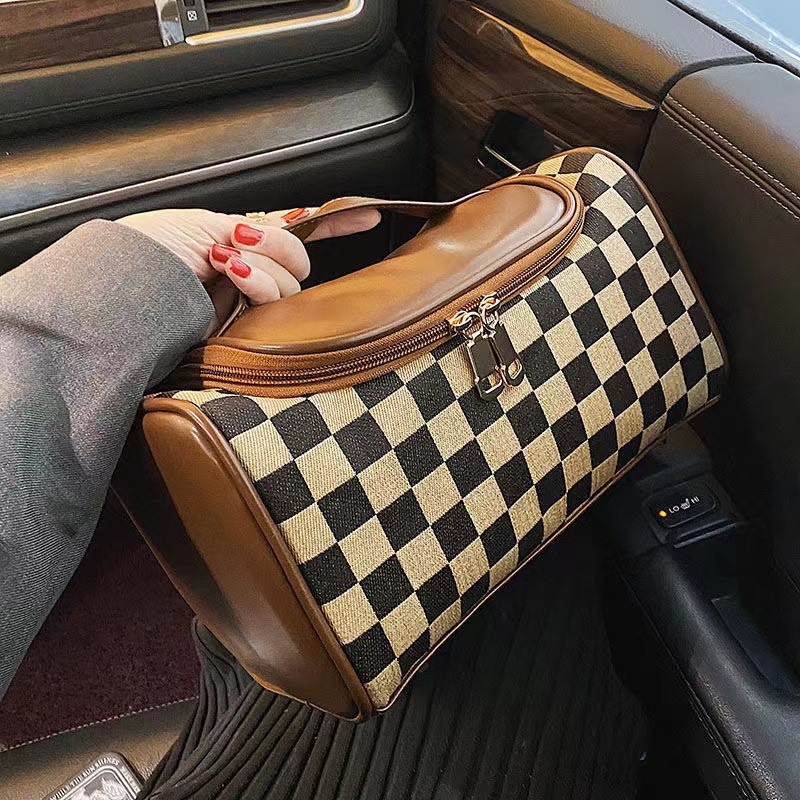 Big Lady leather Cosmetic Bags Fashion Makeup Bag Women Designers Toiletry Travel Pouch Ladies Purses Gift, Khaki
Big Lady leather Cosmetic Bags Fashion Makeup Bag Women Designers Toiletry Travel Pouch Ladies Purses Gift, Khaki
