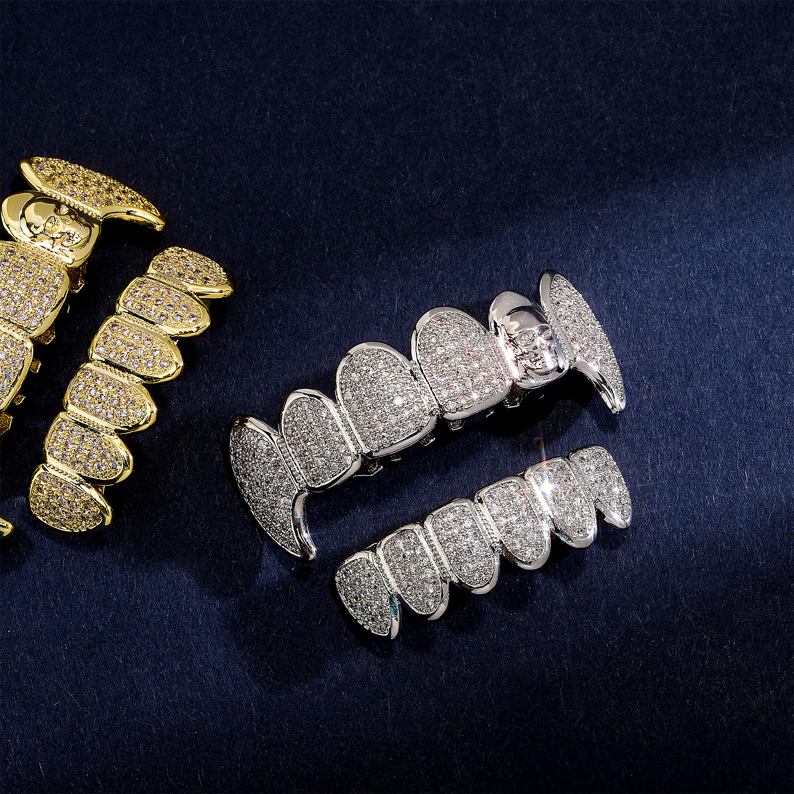 18K Real Gold Teeth Fang Grillz Punk Hip Hop Cubic Zircon Iced Out Vampire Dental Mouth Grills Braces Tooth Cap Rapper Jewelry for Cosplay Party Hallo