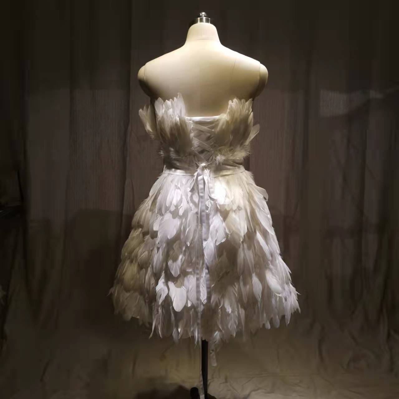 Party Dresses MYYBLE Sexy Strapless Off the Shoulder Sleeveless Feather Mini Length Short Prom Gown 221128