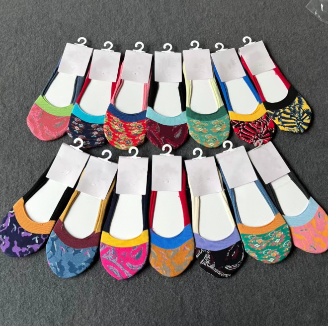 New Japanese Saturn Embroidery Low Cut Women's Socks Invisible Socks Non-Slip Silicone Sock
New Japanese Saturn Embroidery Low Cut Women's Socks Invisible Socks Non-Slip Silicone Sock
