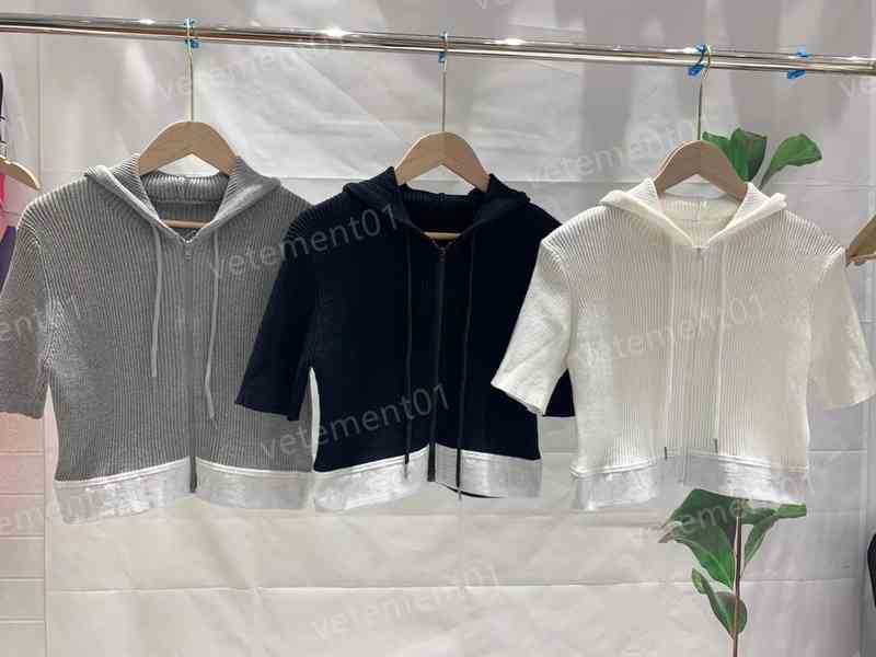 Luxury Women Sweater Stripe Panel Cropped Zip Cardigan Sweater Long Sleeve Hooded Jacket Brand Designer Womens Sweaters Knitwear
Luxury Women Sweater Stripe Panel Cropped Zip Cardigan Sweater Long Sleeve Hooded Jacket Brand Designer Womens Sweaters Knitwear