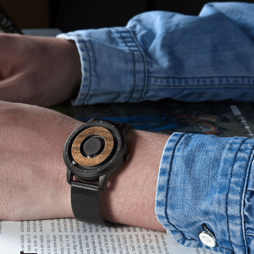 Wristwatches EUTOUR Original Magnetic Wooden Dial Fashion Casual Quartz Watch Simple Men s Stainless Steel Leather Strap 221128