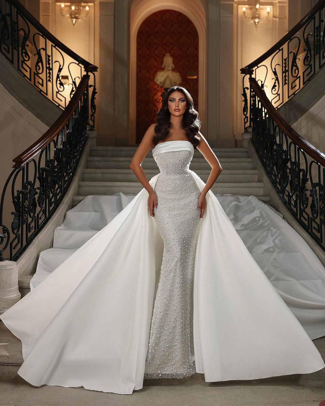 Exquisite Pearls Wedding Dresses Strapless Beading Bridal Gown Custom Made with Detachable Train Luxurious Wedding Gowns
