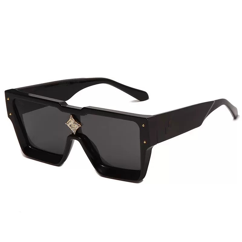 2023Designer Sunglasses For Women and Men Fashion Model Special UV 400 Protection Double Beam Frame Outdoor Brands Design Alloy Top Cyclone Sunglasses
2023Designer Sunglasses For Women and Men Fashion Model Special UV 400 Protection Double Beam Frame Outdoor Brands Design Alloy Top Cyclone Sunglasses