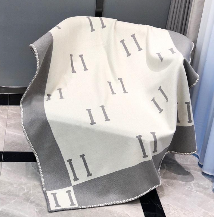 Luxury Cashmere Blankets Classic Letter Home Travel Throw Blanket Fashion Women Men Blanket Towel Womens Shawl Warm 6 Colors
Luxury Cashmere Blankets Classic Letter Home Travel Throw Blanket Fashion Women Men Blanket Towel Womens Shawl Warm 6 Colors